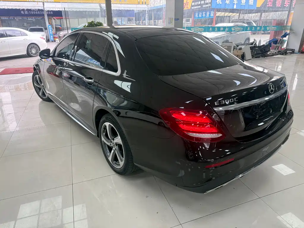 MERCEDES-BENZ E CLASS