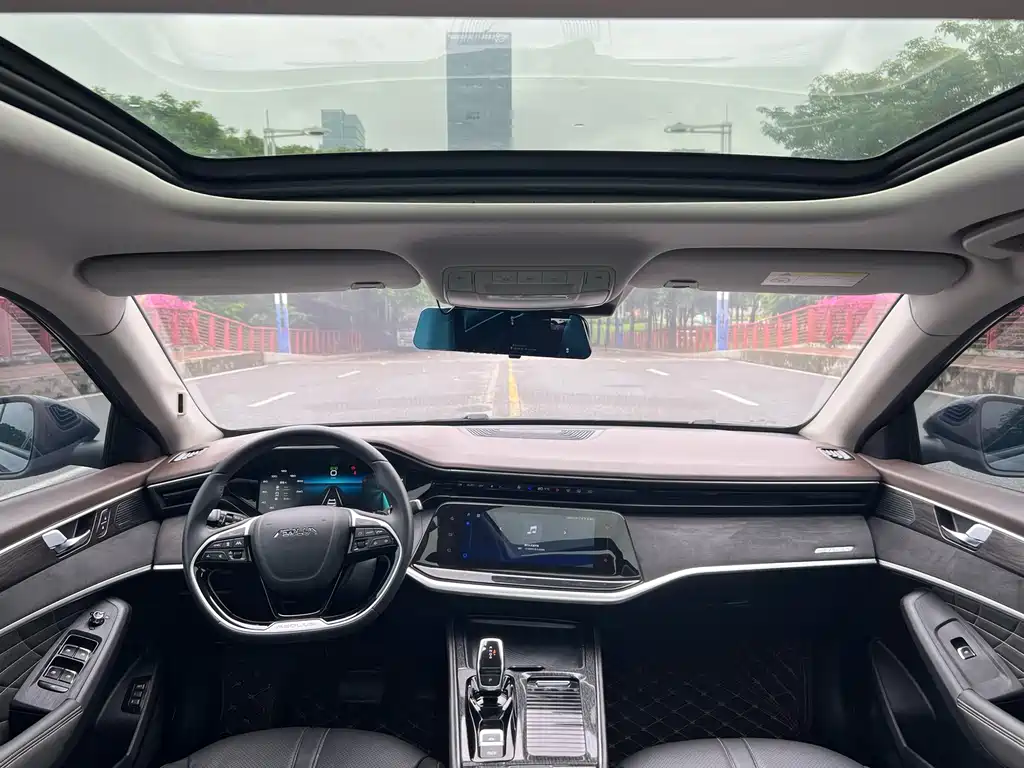 DONGFENG YI HYUN MAX