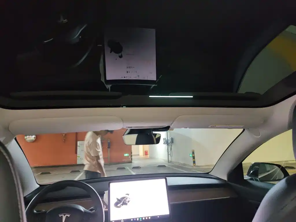 Tesla Model 3 — миниатюра 14
