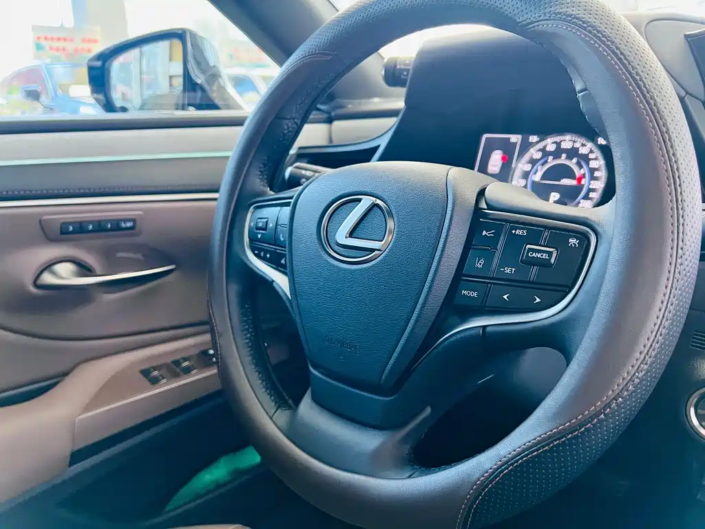 Lexus ES — миниатюра 19
