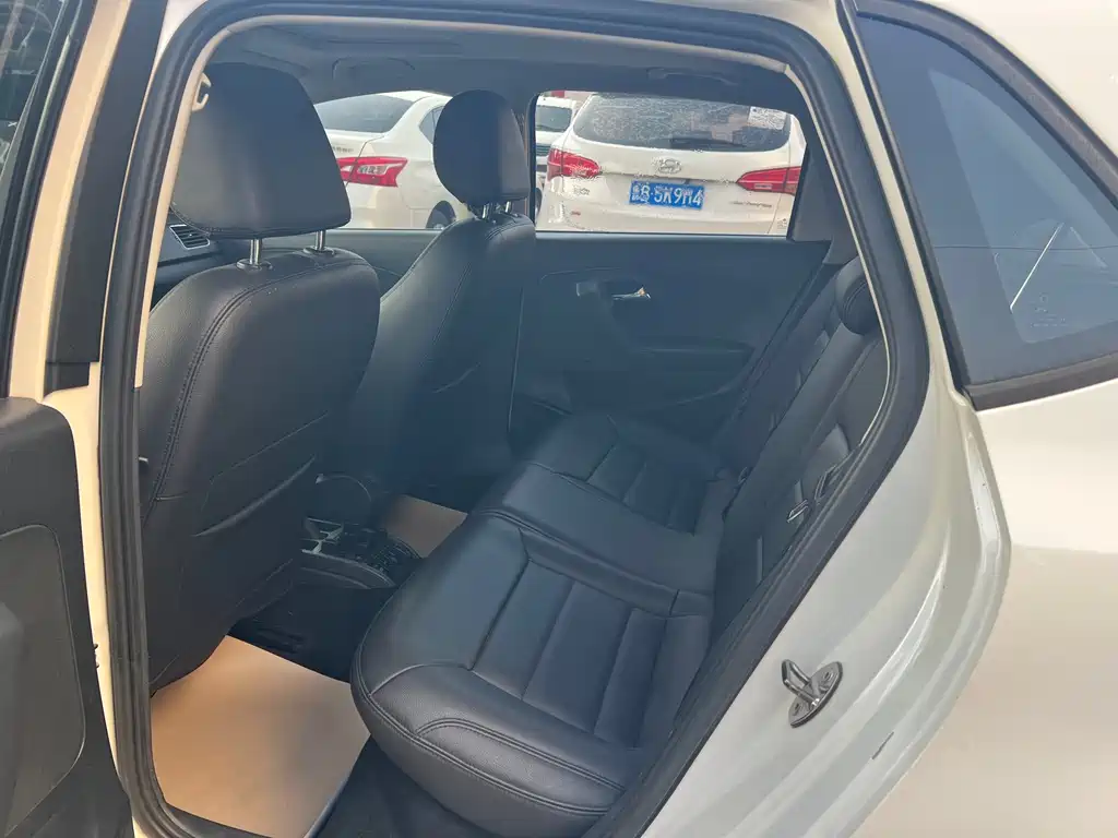 Volkswagen Polo 2016 1.6L AT Comfort