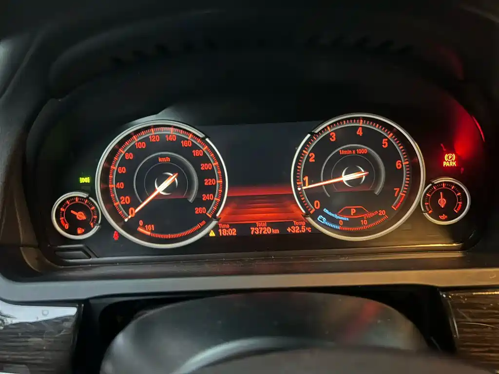 BMW 7 Series — миниатюра 9