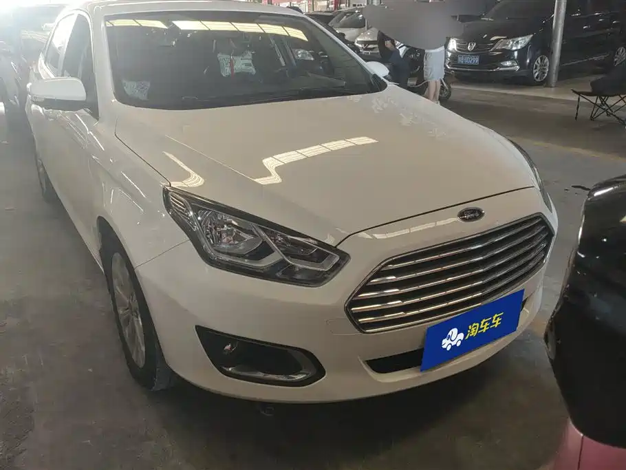 Ford Escort 2017 1.5L AT Fashion