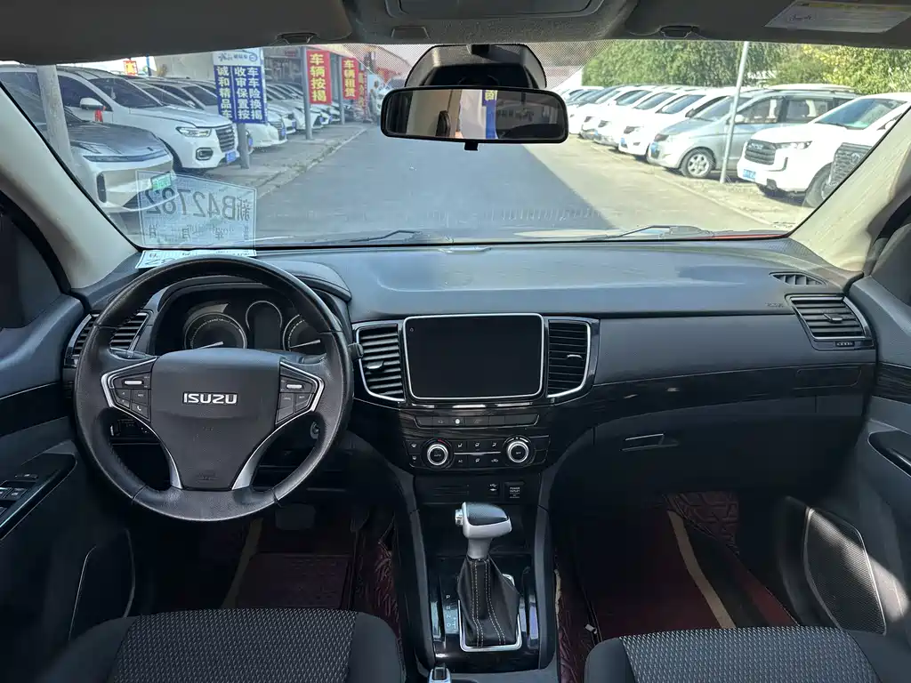 Isuzu D-MAX — миниатюра 5