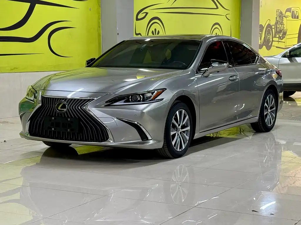 Купить Lexus ES