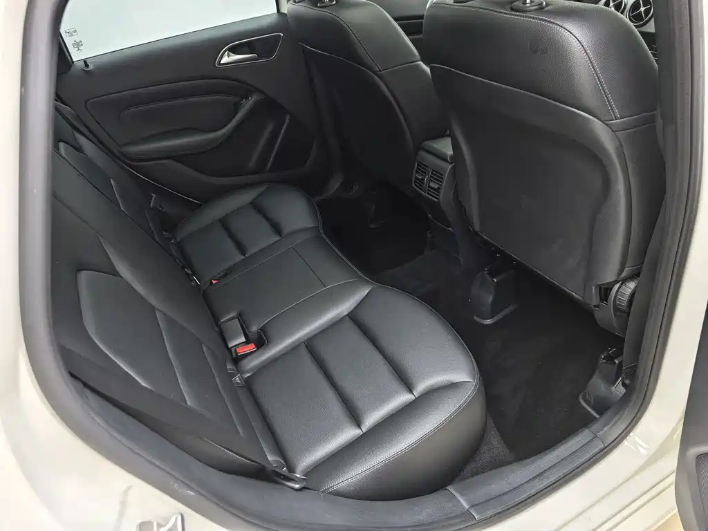 Mercedes-Benz B-Class — миниатюра 18