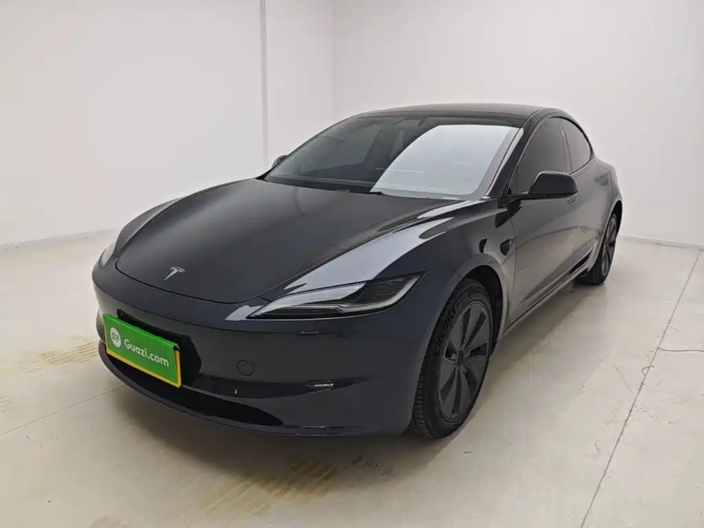 Tesla Model 3 — миниатюра 2