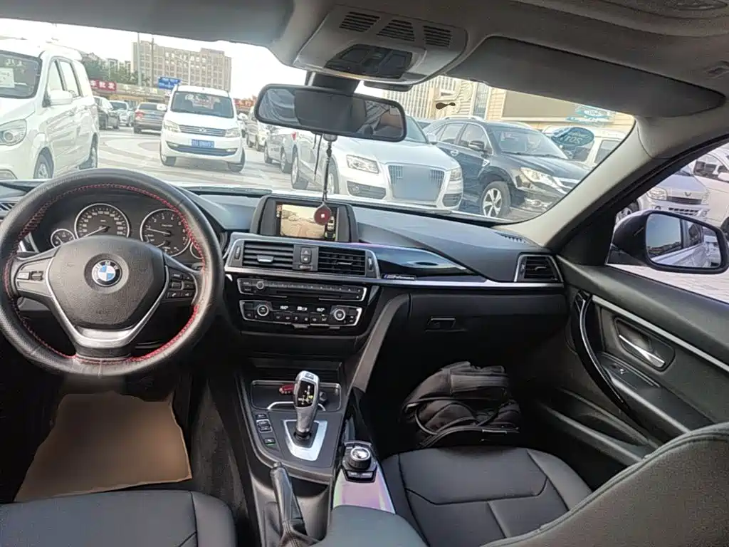 BMW 3 Series — миниатюра 10
