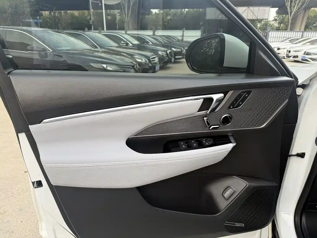 Buick E5 — миниатюра 5
