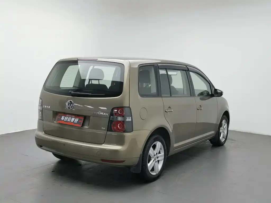 Volkswagen Touran — миниатюра 2