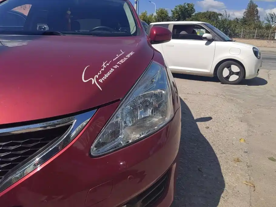 Nissan Tiida — миниатюра 5