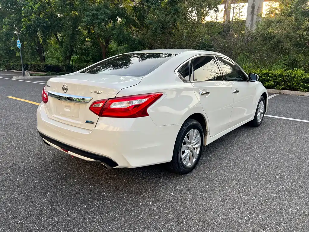 Nissan Teana — миниатюра 5