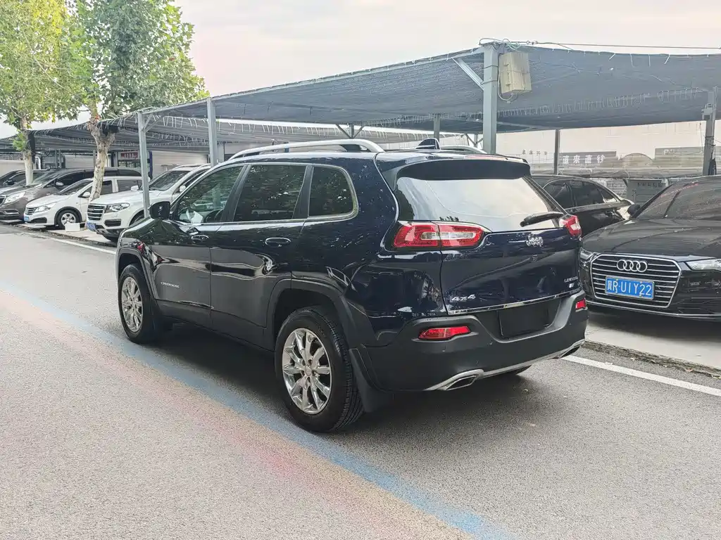 Jeep Cherokee — миниатюра 19