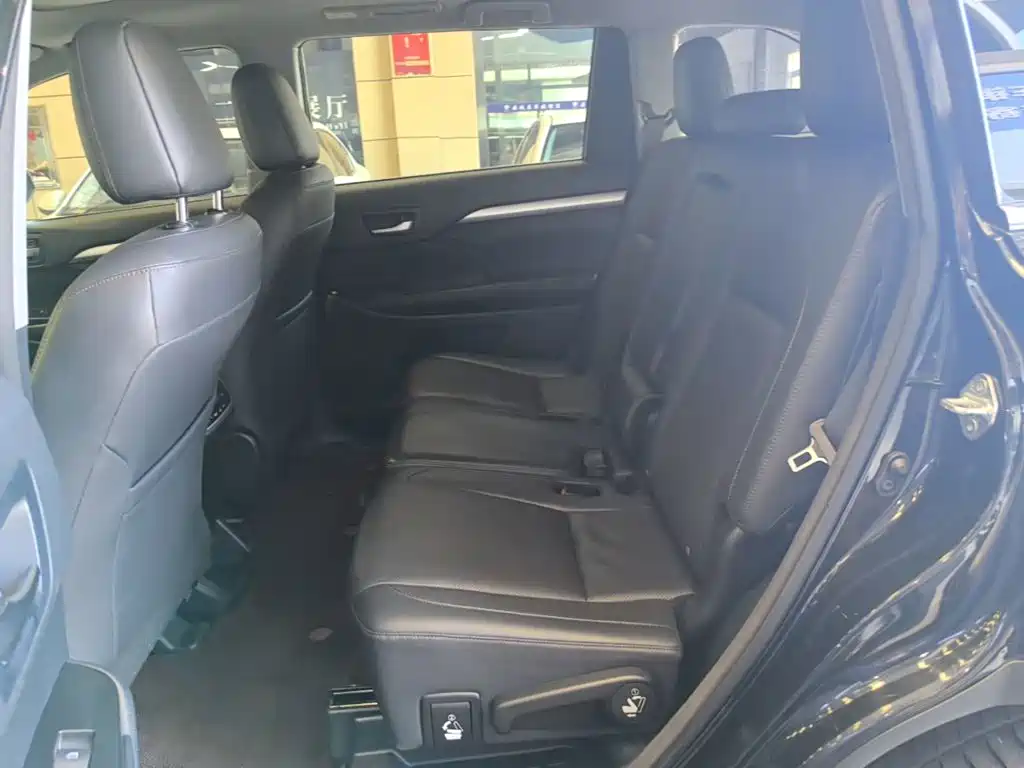 Toyota Highlander — миниатюра 17