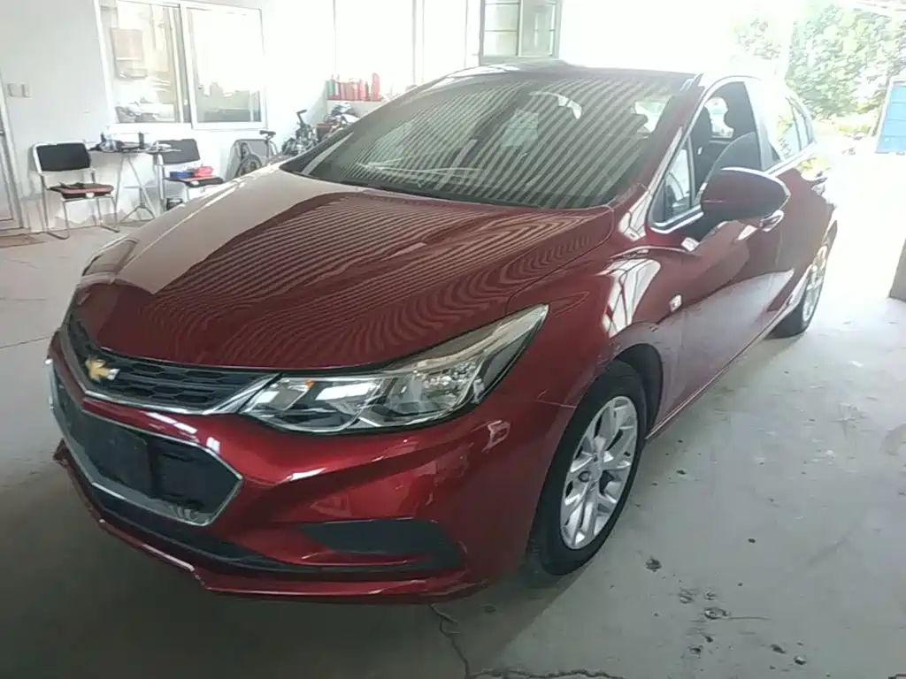 2018 Chevrolet Cruze - zdjęcie 1 z 25