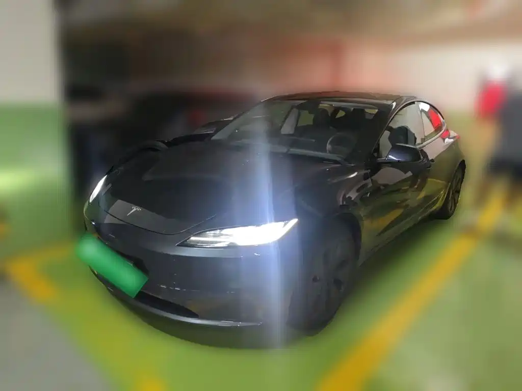 Tesla Model 3 — миниатюра 2