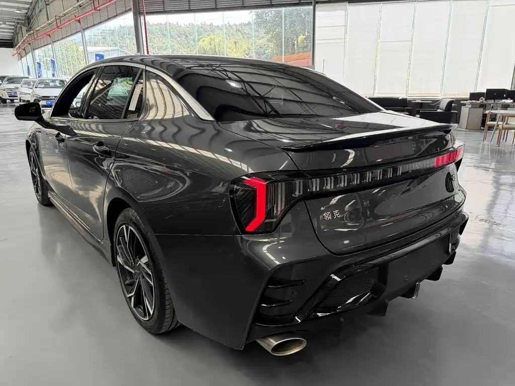 Lynk & Co 03 — миниатюра 11