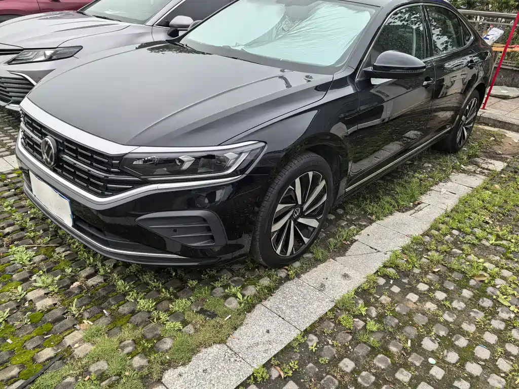 Volkswagen Passat 2025