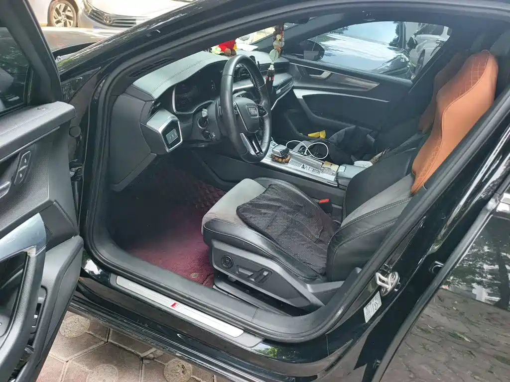 Audi A6L New Energy — миниатюра 12