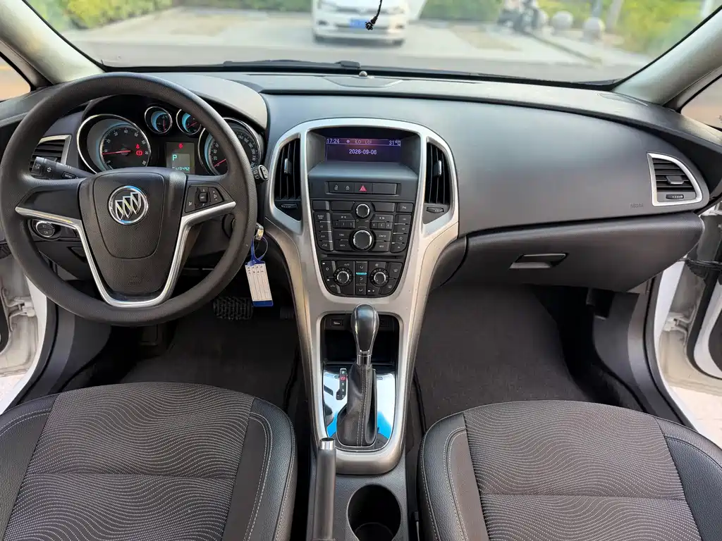 Buick Excelle — миниатюра 8