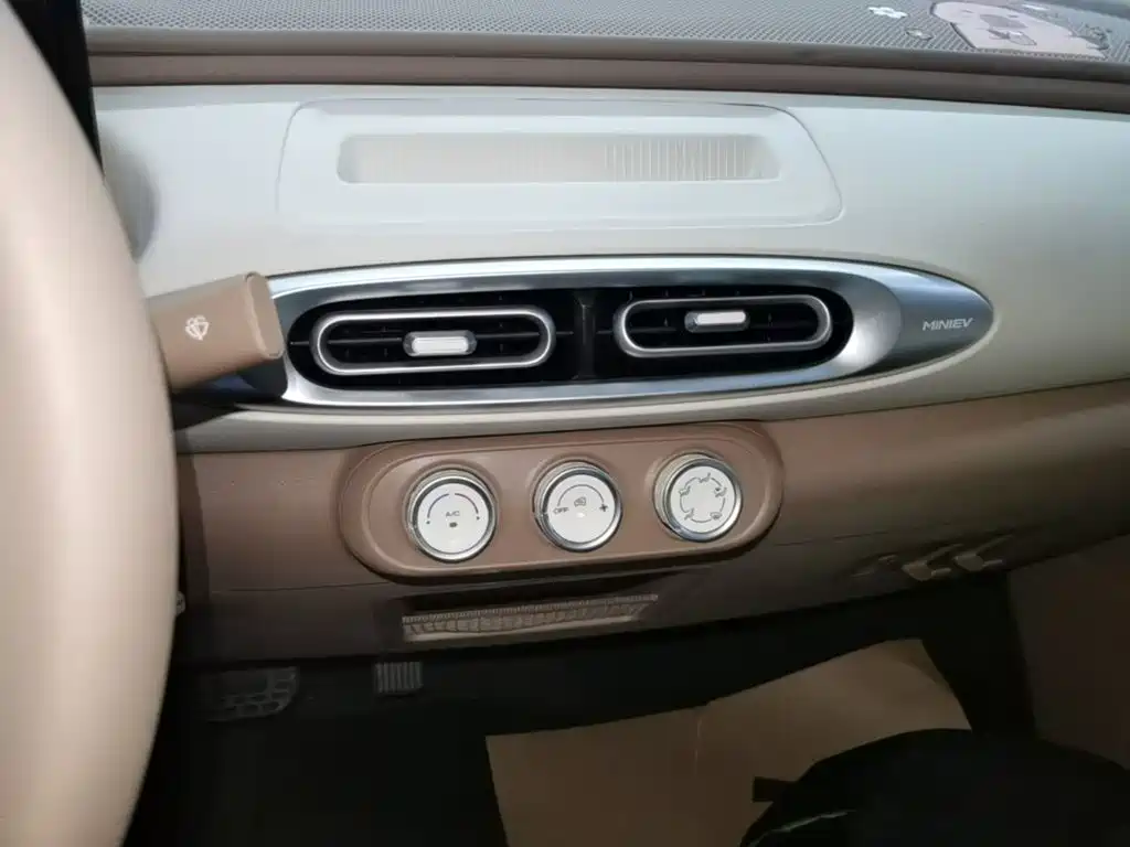 Wuling MINIEV — миниатюра 13