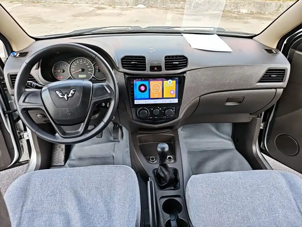 Wuling Hongguang — миниатюра 10