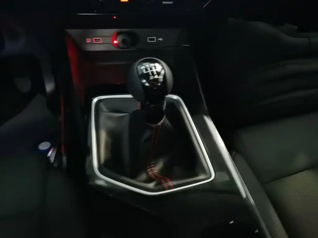 MG MG5 — миниатюра 14
