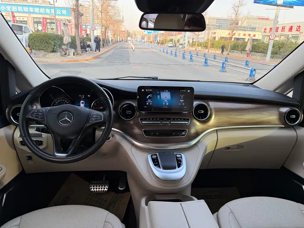 MERCEDES-BENZ V CLASS