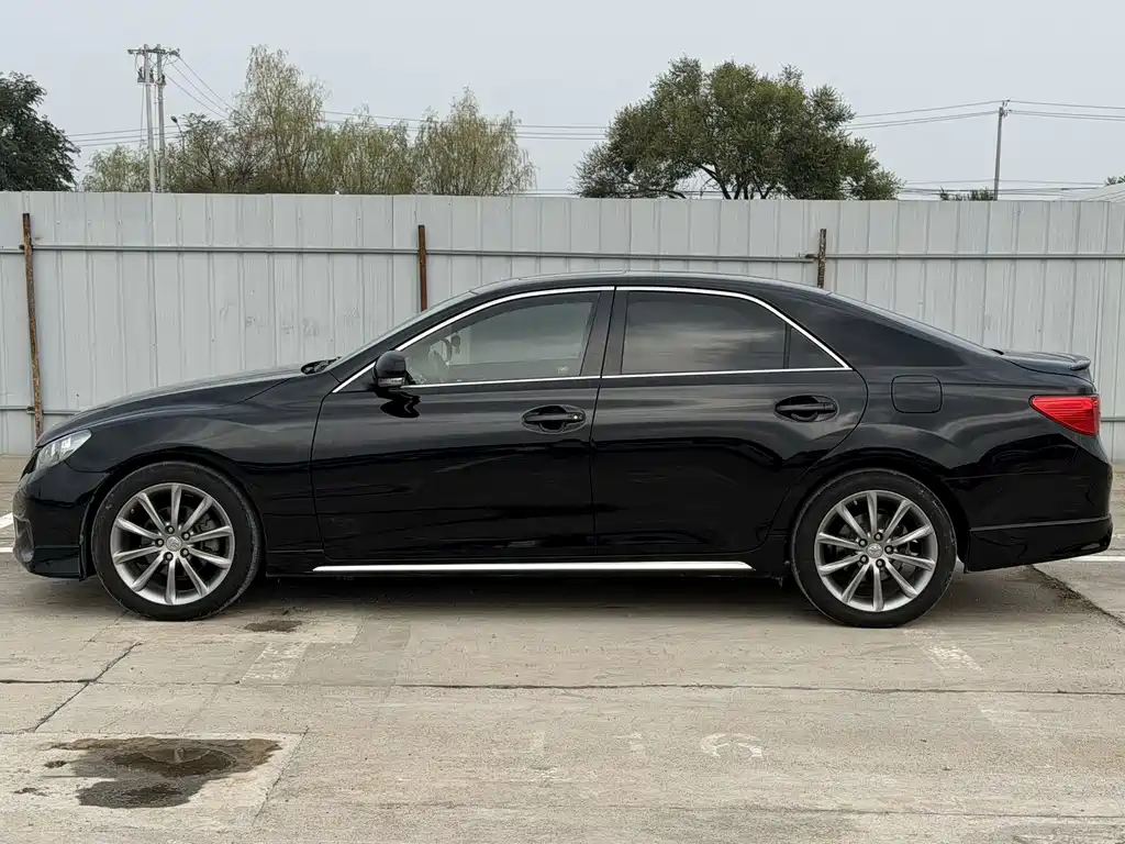 Toyota Reiz — миниатюра 8