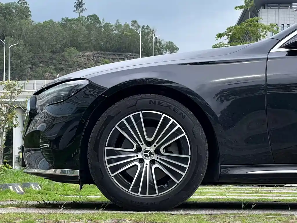 Mercedes-Benz E-Class E 2025 E 260 L