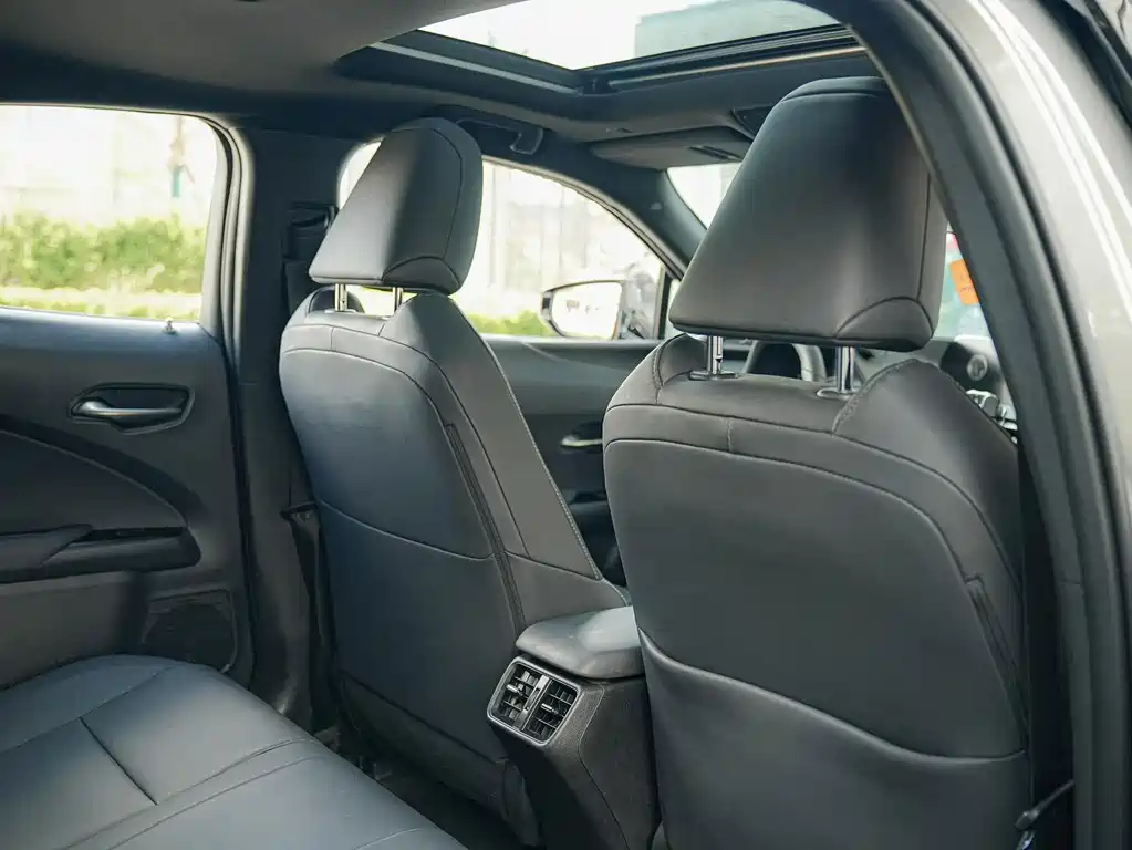 Lexus UX — миниатюра 13