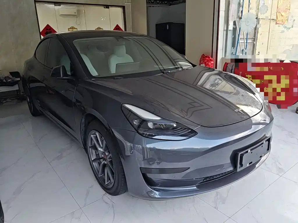 Tesla Model 3 — миниатюра 4