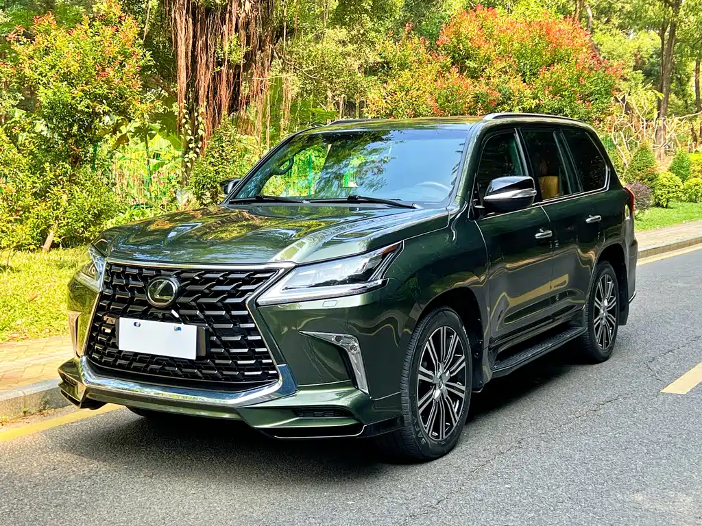 Lexus LX 2022