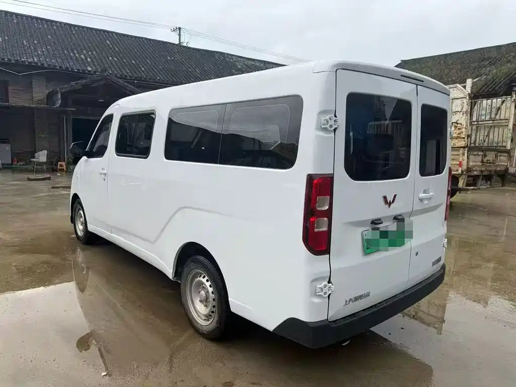 Wuling Yangguang — миниатюра 7
