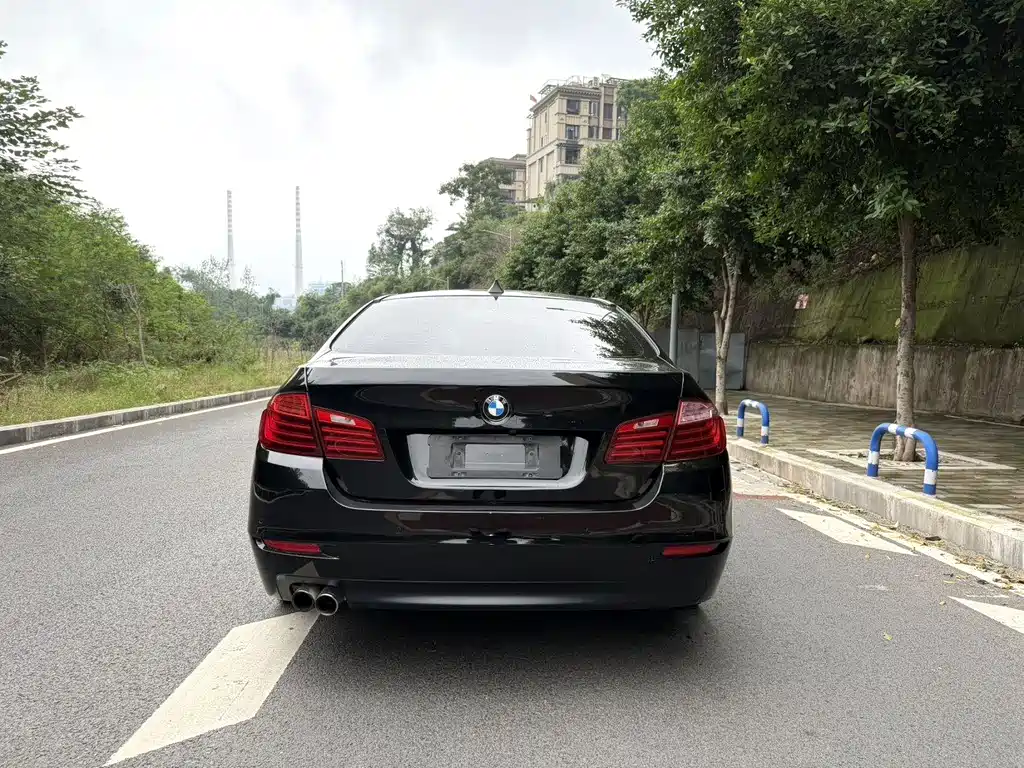BMW 5 SERIES