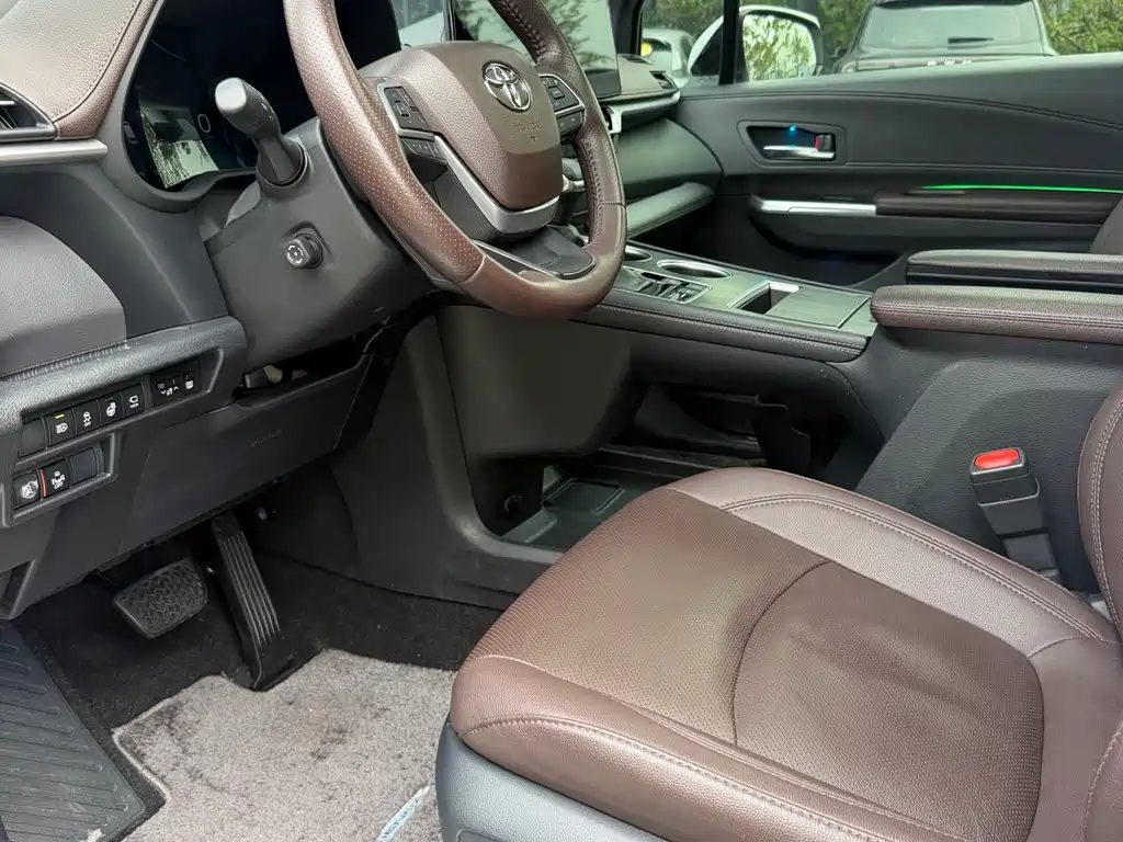 Toyota Sienna 2021 2.5L