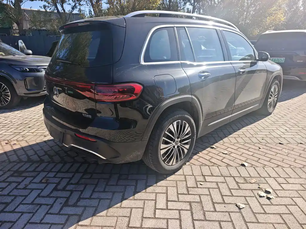 Mercedes-Benz EQB — миниатюра 3