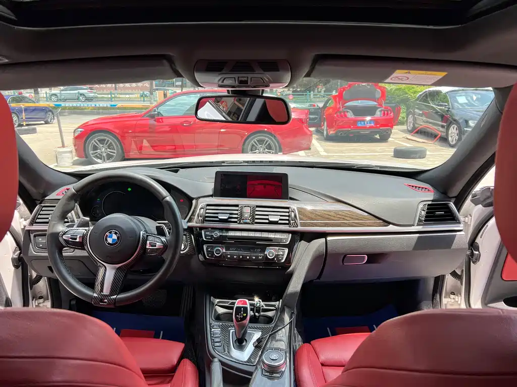 BMW 3 Series GT 3 GT 2019 330i xDrive M Sport