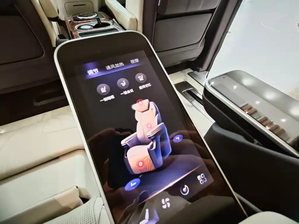 Hongqi Hongqi HQ9 — миниатюра 17