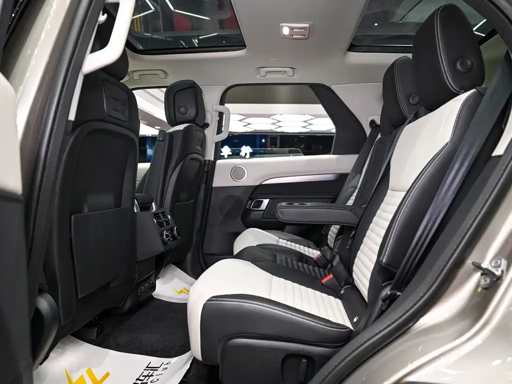 Land Rover Discovery 2021 360PS R-Dynamic SE