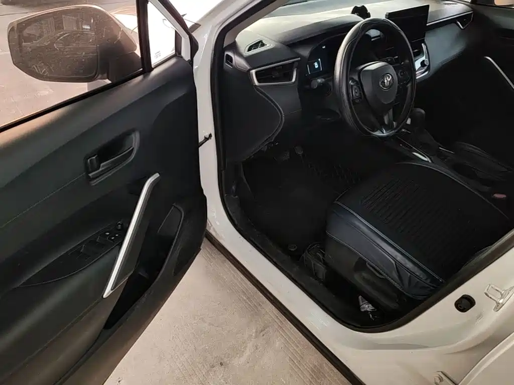 Toyota Corolla Cross — миниатюра 16