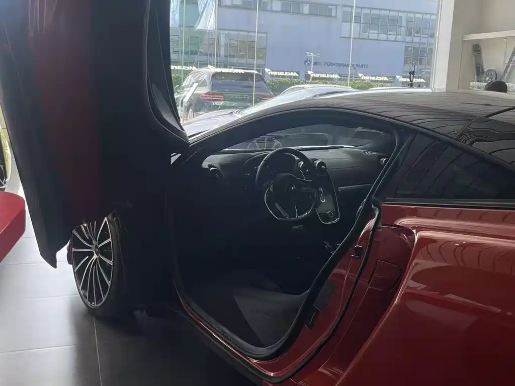 McLaren GT 2023 4.0T