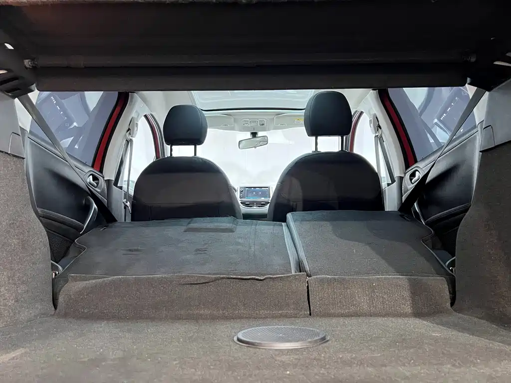 Peugeot 2008 — миниатюра 19