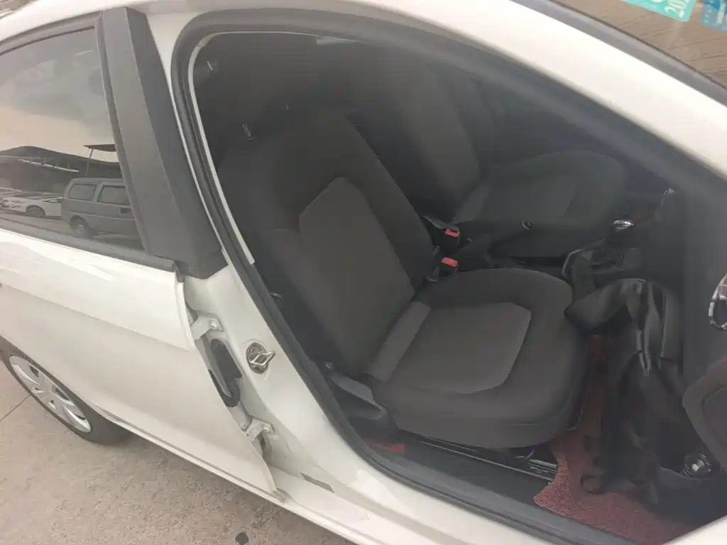 Volkswagen Jetta — миниатюра 25