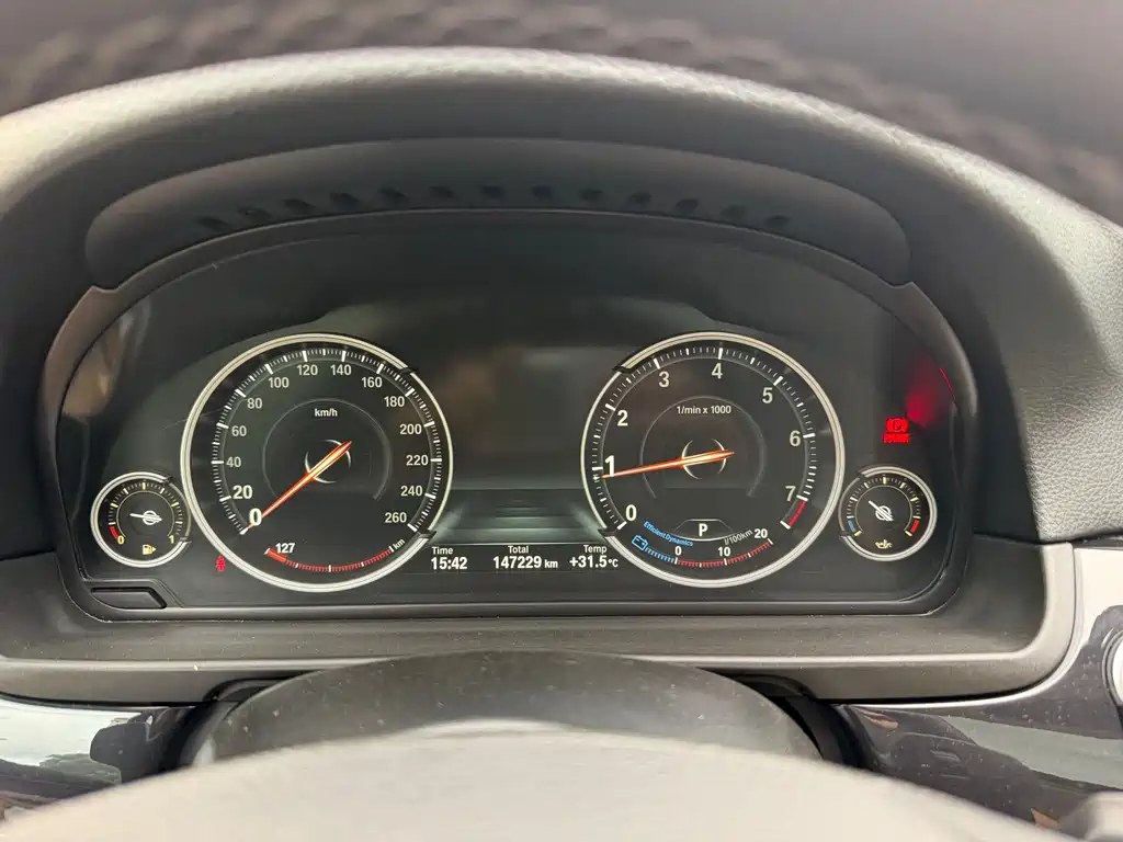 BMW 5 Series — миниатюра 15