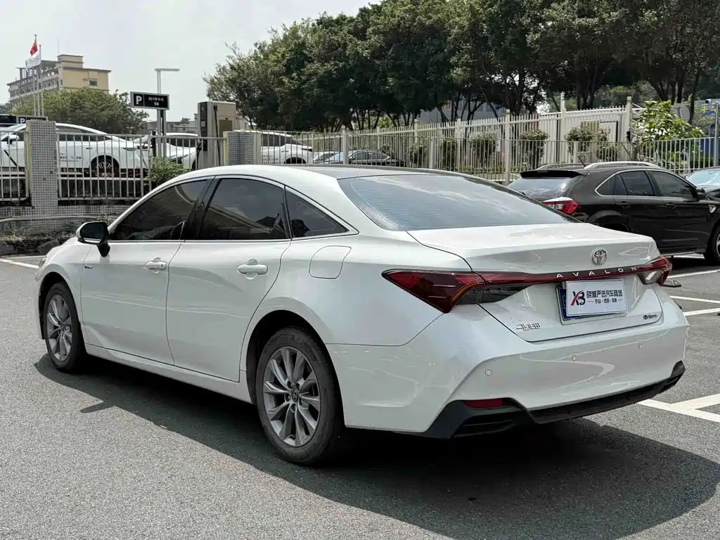 Toyota Avalon — миниатюра 7