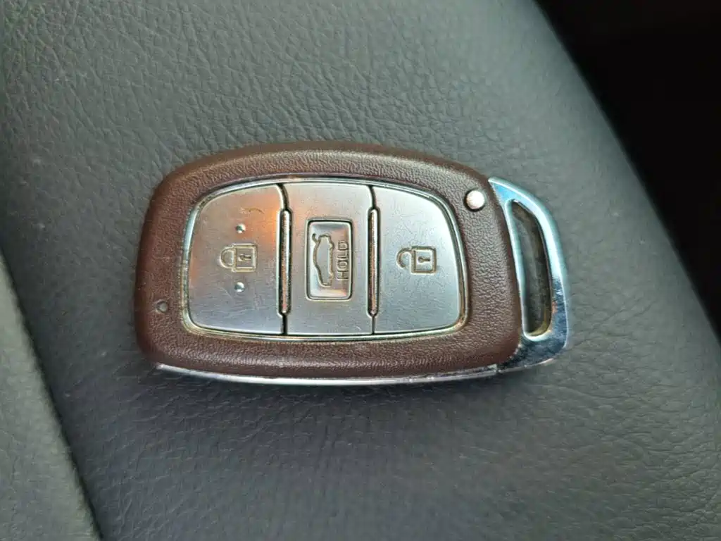 Hyundai Elantra — миниатюра 9
