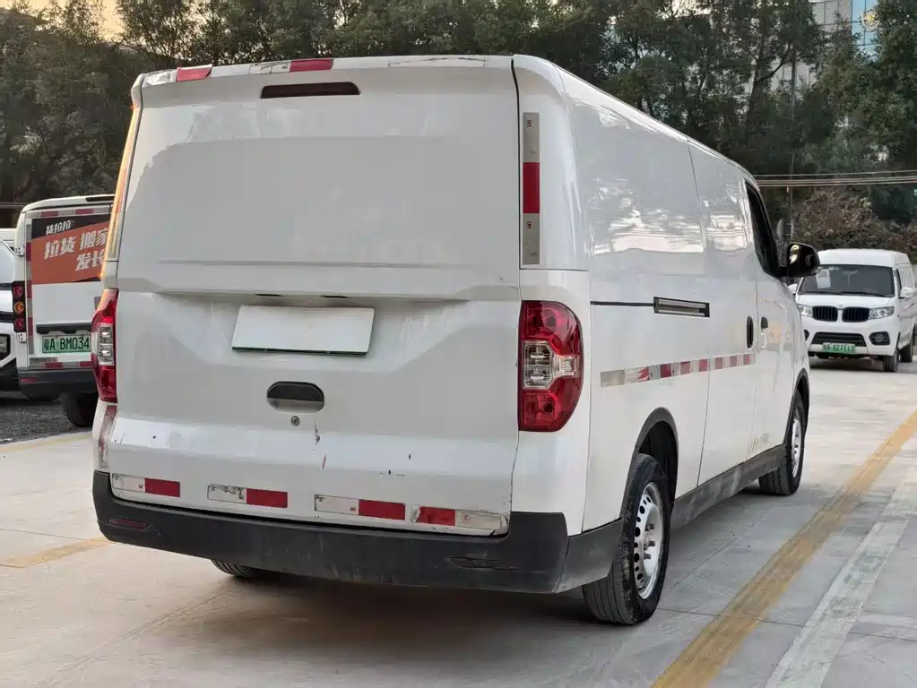 SAIC MAXUS CHASE EV30