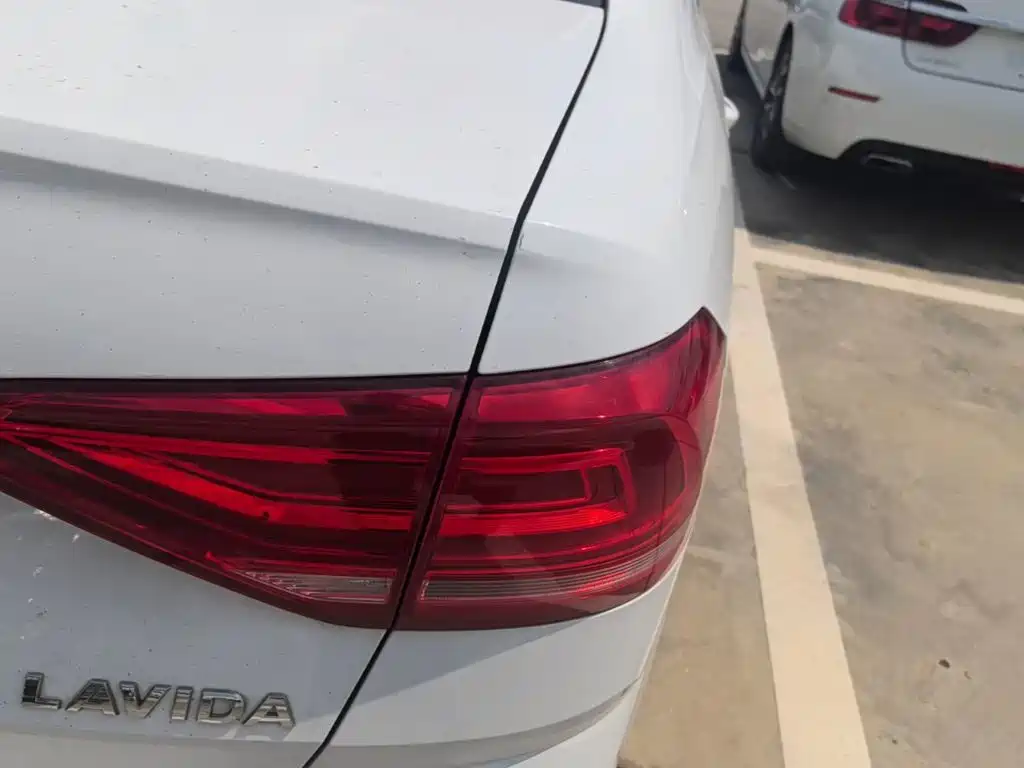 Volkswagen Lavida — миниатюра 8