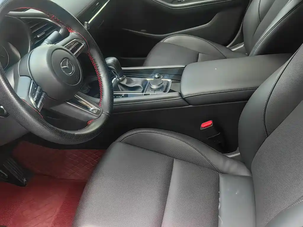 Mazda Mazda3 3 2021 2.0L AT